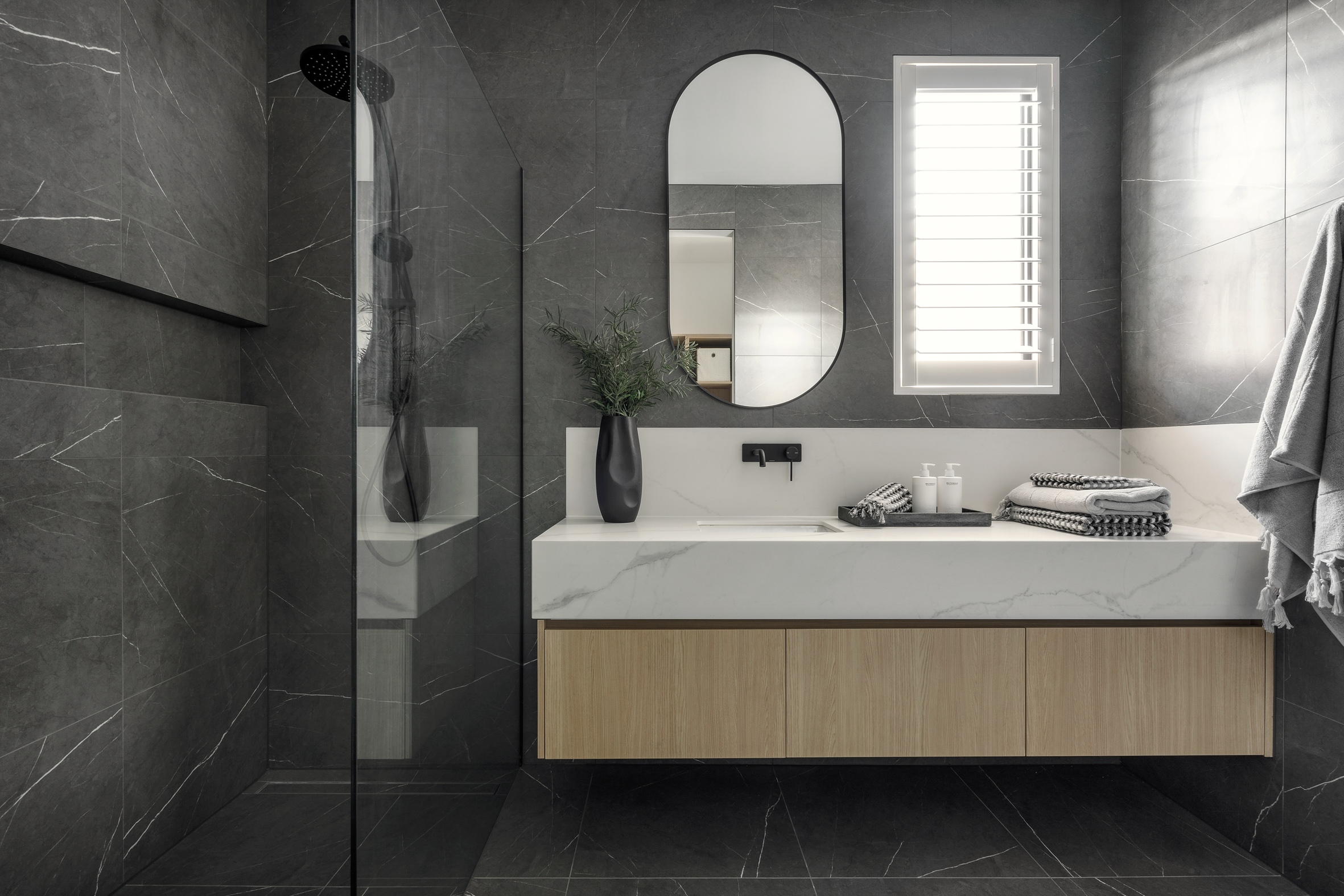 Bellaire 400 Bathroom