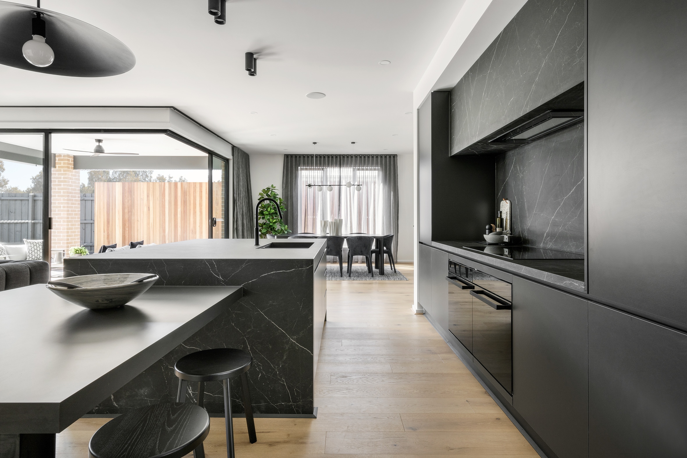 Bellaire 400 Kitchen