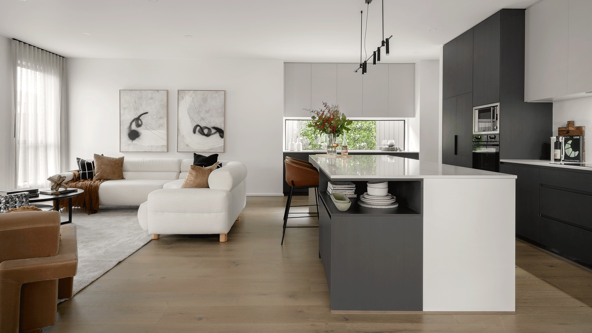 Montrose 43 Kitchen and Living