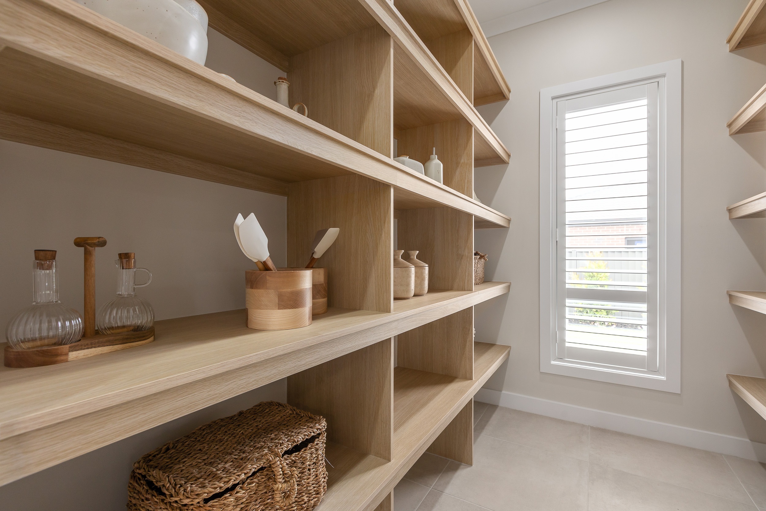 Newport 209 Pantry