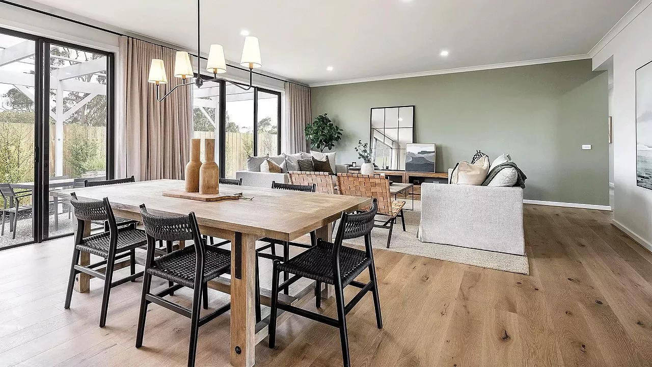 Woodside 3000 Dining and Living
