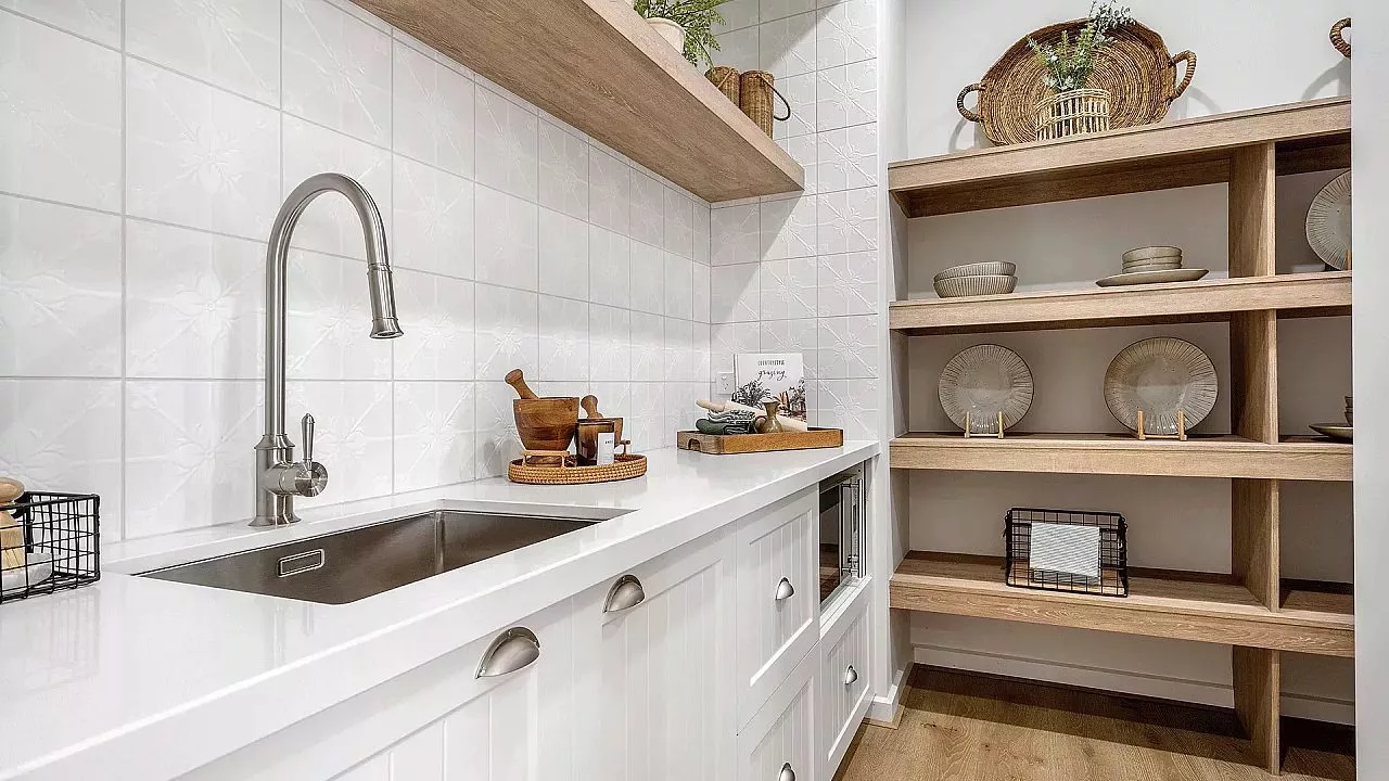Woodside 3000 Pantry