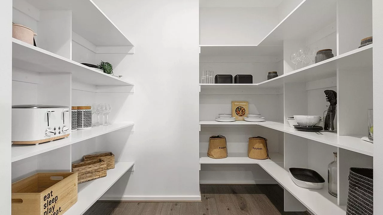 Newbury 28 Butlers Pantry