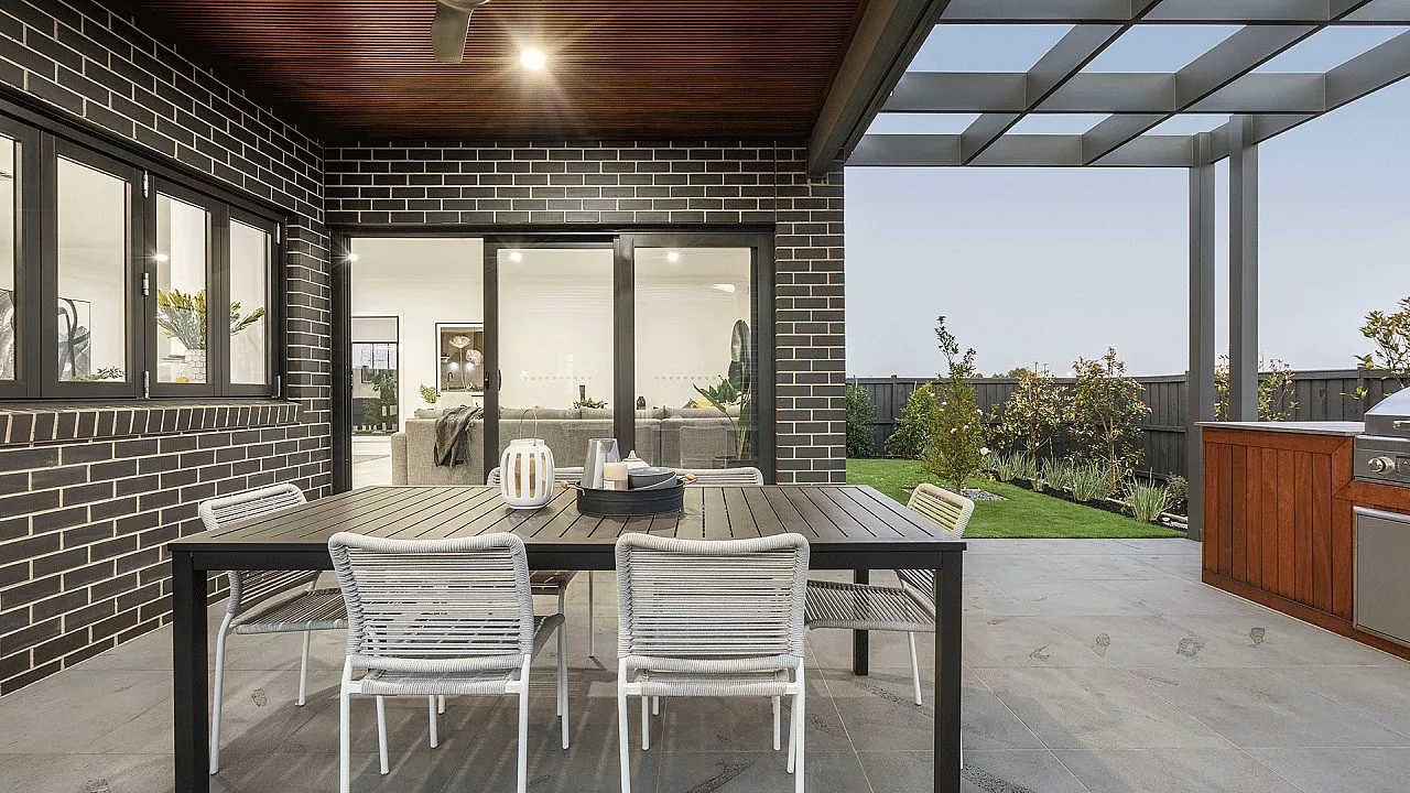 Brentwood 39 Alfresco