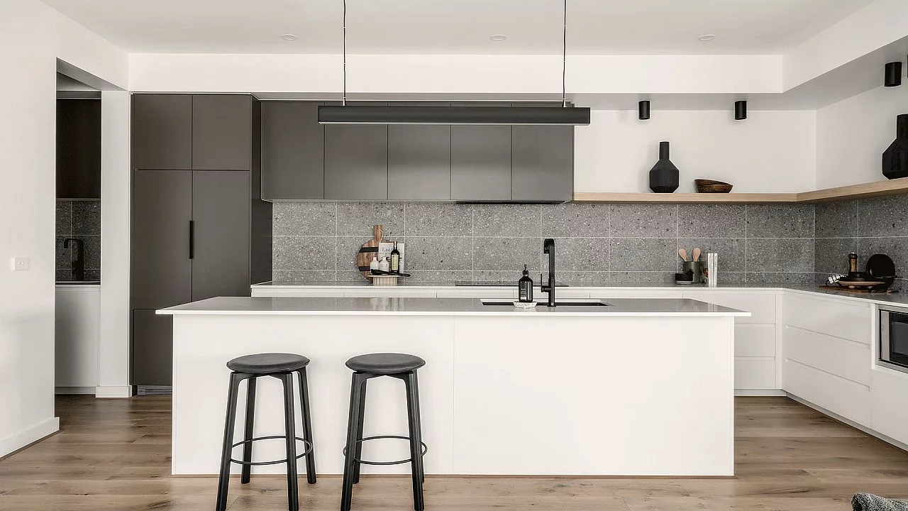 Elmont 32 Kitchen