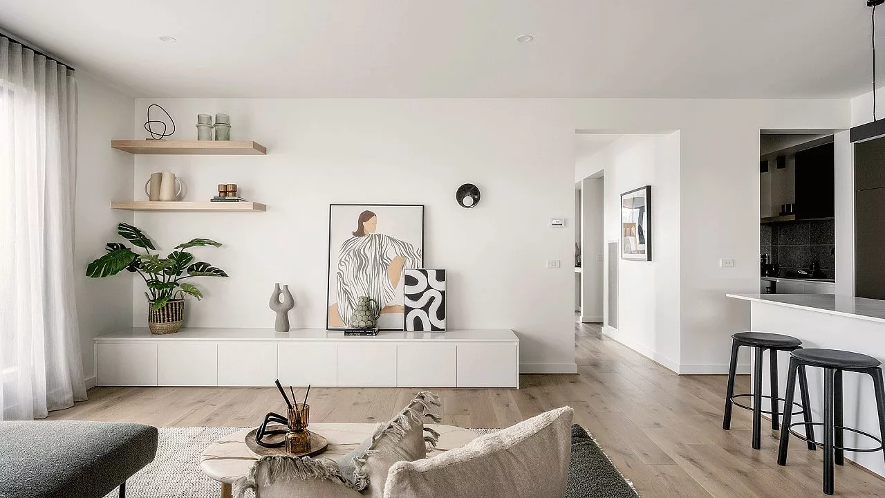 Elmont 32 Living and Kitchen