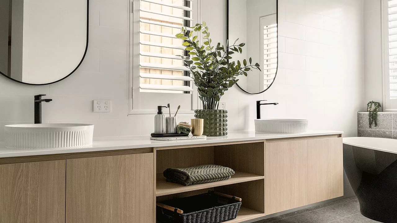 Elmont 32 Ensuite