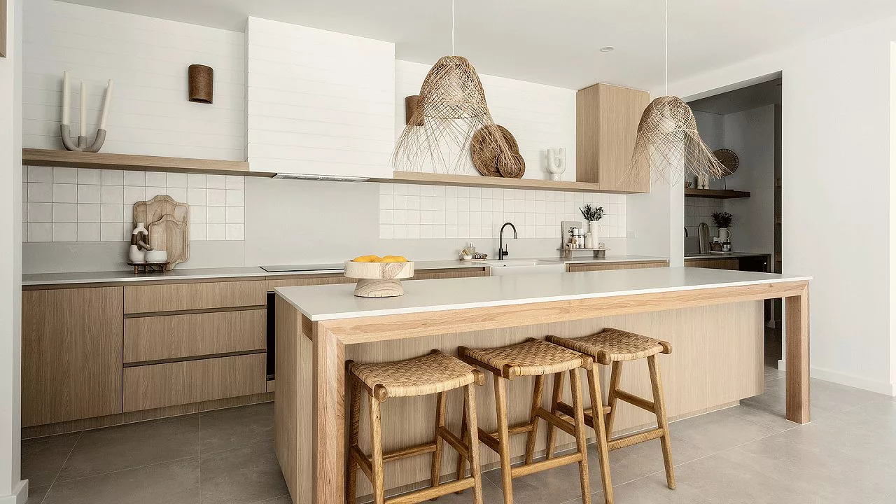 Elmont 32 Kitchen