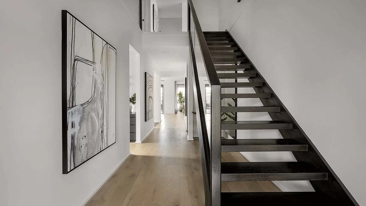 Montrose 43 Stairs