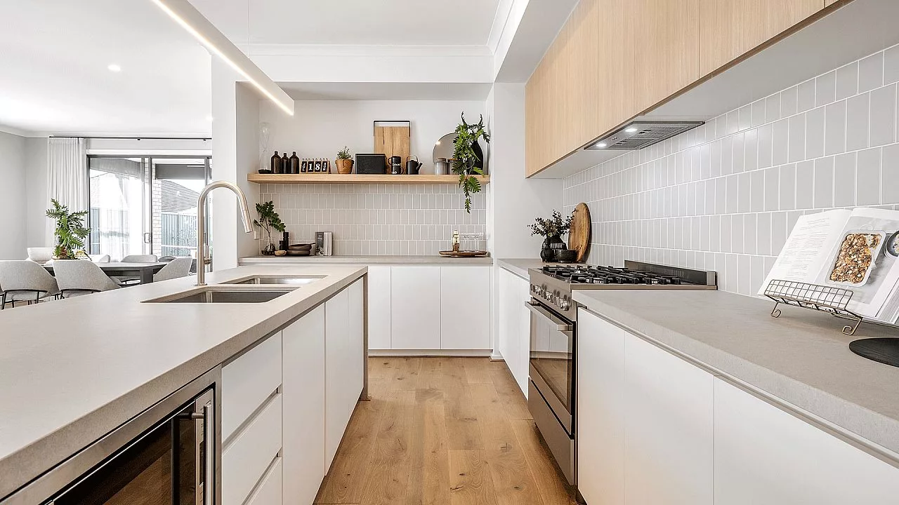 Elmont 32 Kitchen