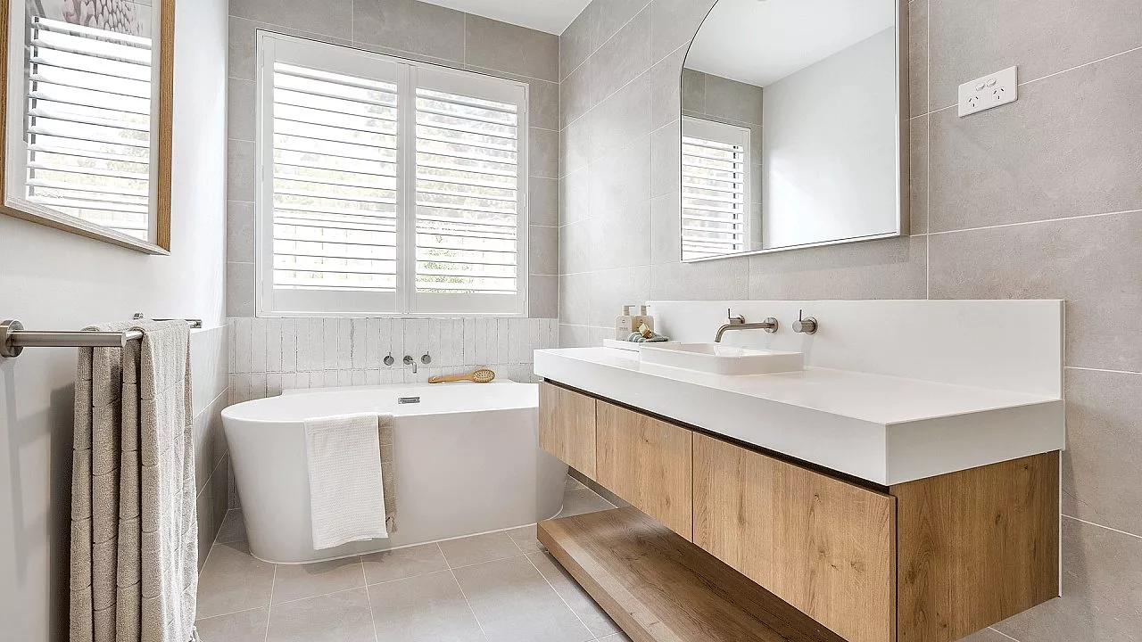 Elmont 32 Ensuite