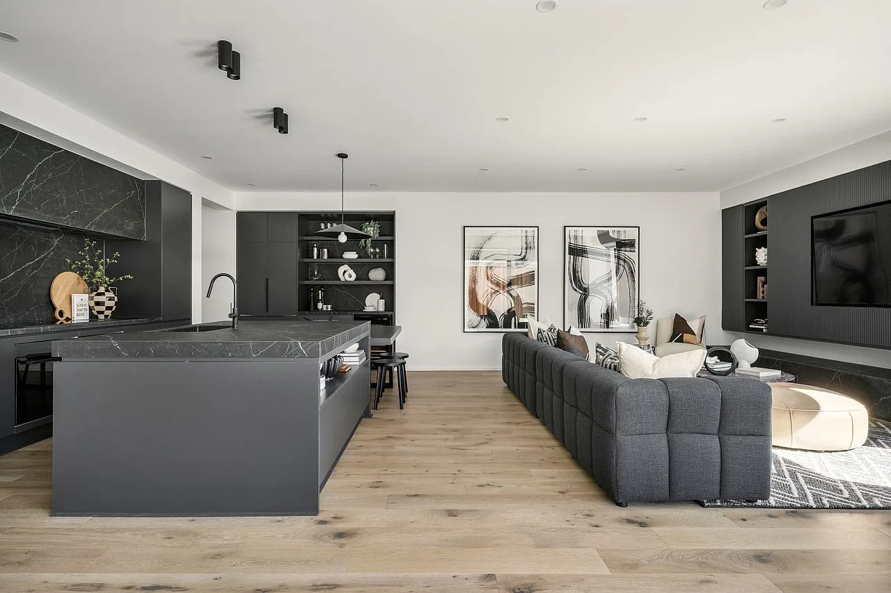 Bellaire 400 Kitchen & Living