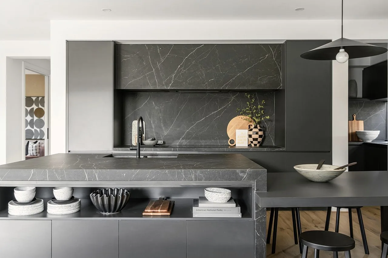 Bellaire 400 Kitchen
