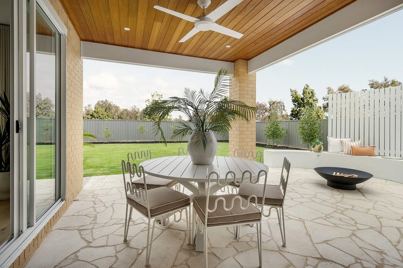 Fairway 325 Alfresco