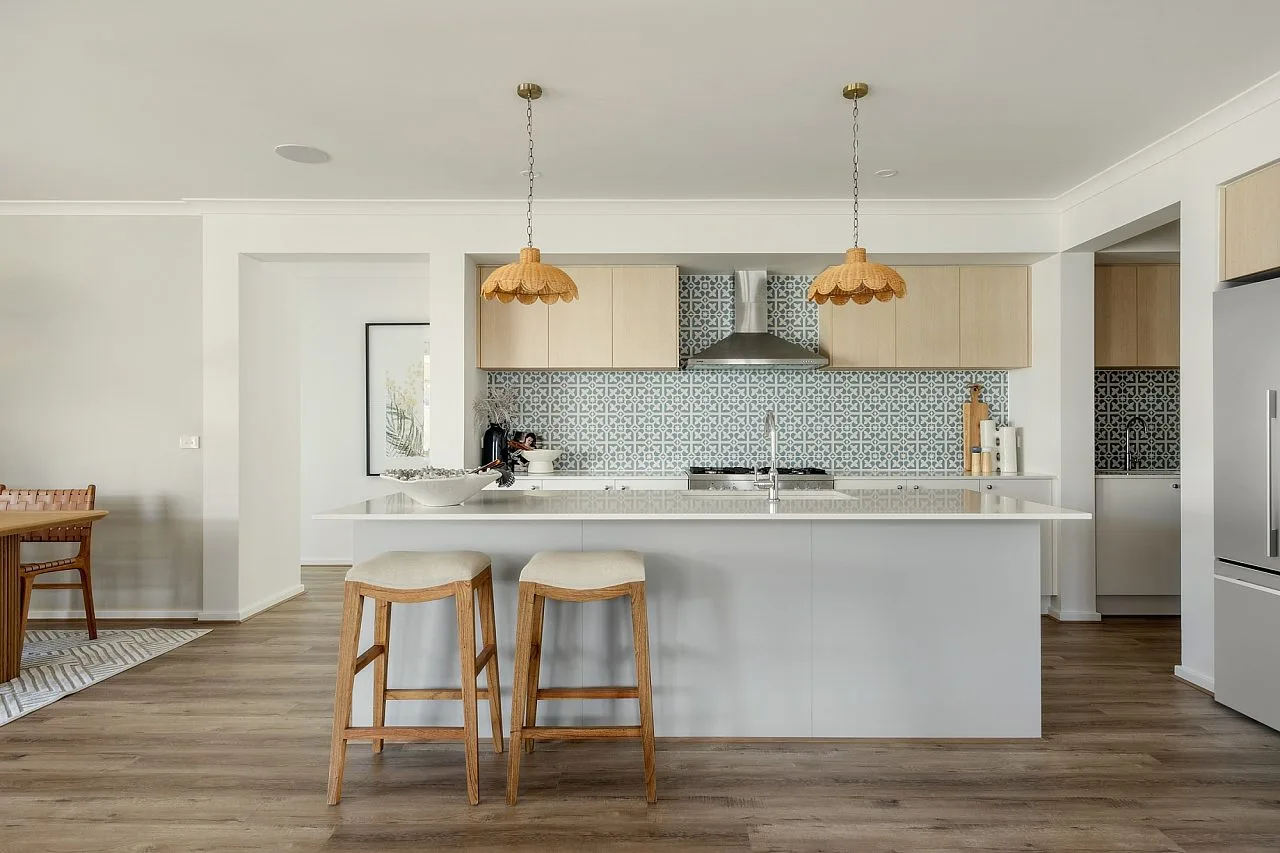 Lakeport 295 Kitchen