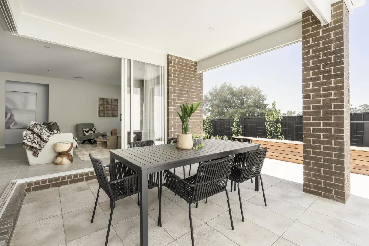 Winslow 33 Alfresco