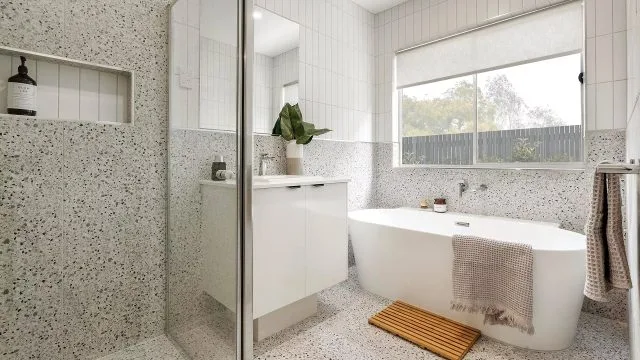 Eden 25 Bathroom