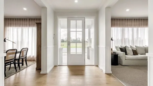 Woodside 3000 Dining and Living