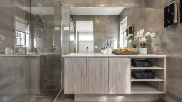 Merrick 24 Bathroom