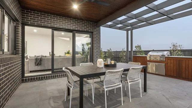 Brentwood 39 Alfresco