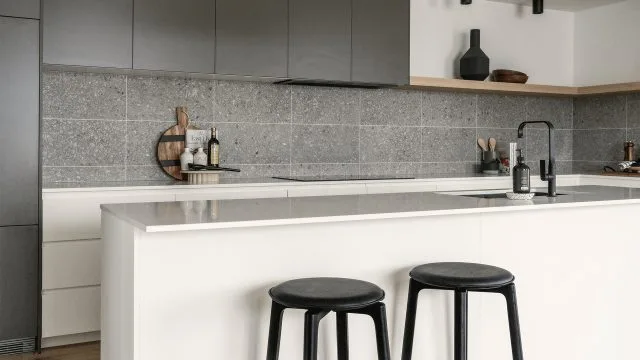 Elmont 32 Kitchen 3