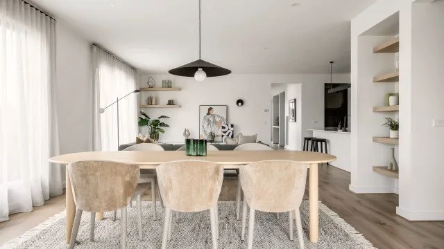 Elmont 32 Dining