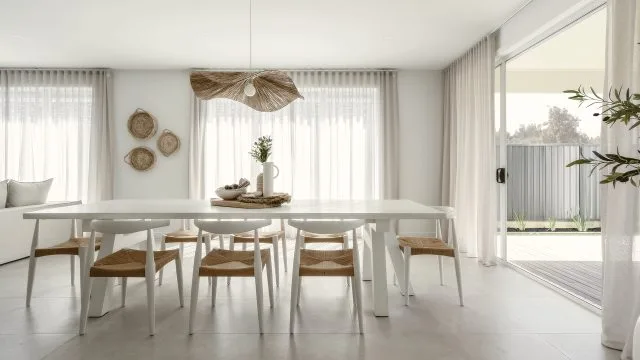 Elmont 32 Dining