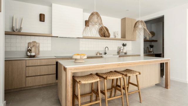 Elmont 32 Kitchen