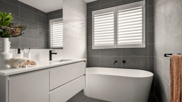 Montrose 43 Bathroom