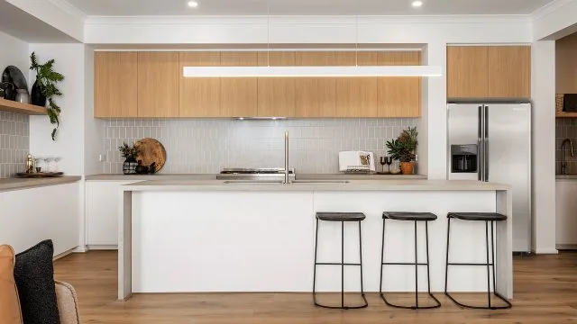 Elmont 32 Kitchen