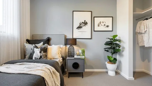 Elmont 32 Bedroom