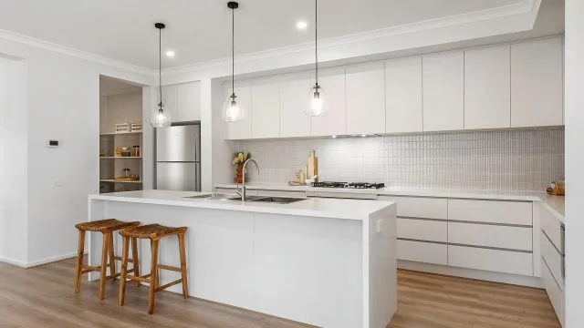 Elmont 32 Kitchen
