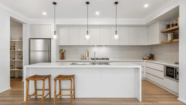 Elmont 32 Kitchen