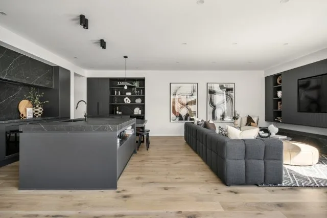 Bellaire 400 Kitchen & Living