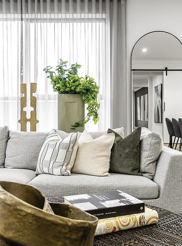 Blackwood 38 Living