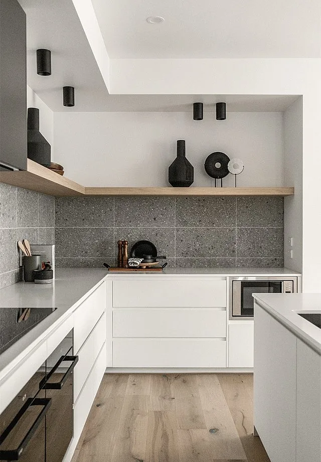 Elmont 32 Kitchen