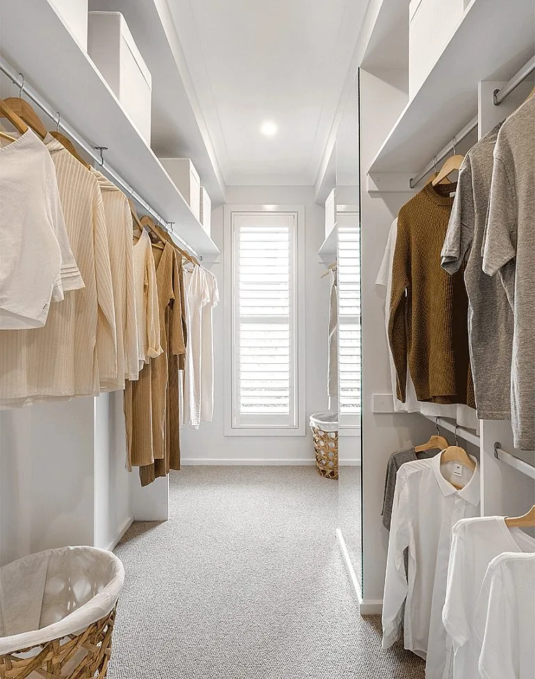Elmont 32 Walk-in-Robe