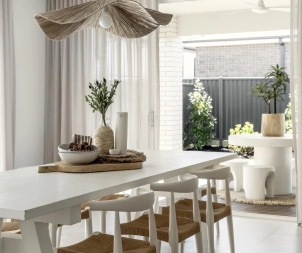 ELMONT 32 LUCAS 2028